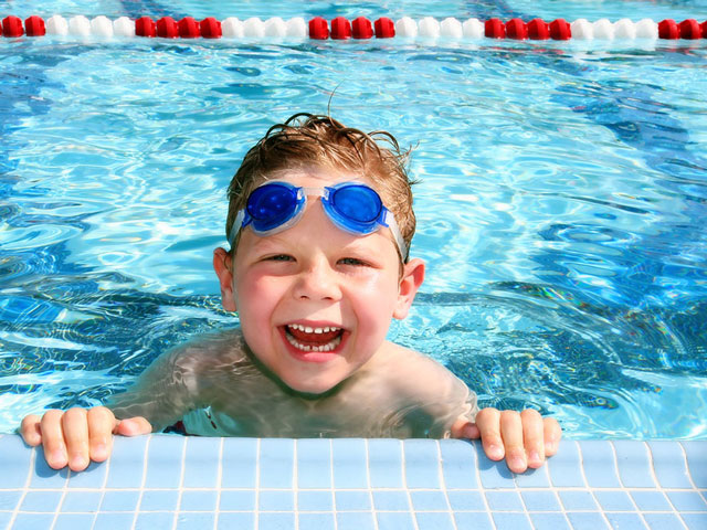 Child in swimming pool 